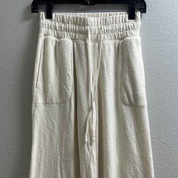 C).  Beige Cream Wide legs Long Pants - Picture 3 of 9